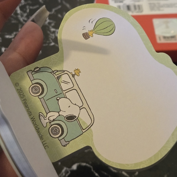 Snoopy Character Notepad Set - Picture 7 of 11